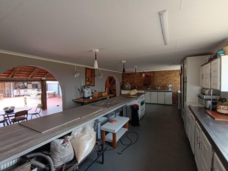 4 Bedroom Property for Sale in Middelburg Eastern Cape